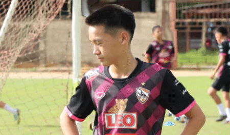 เดฟ ลูกชายคัดติดเป็นนักเตะเยาวชนฝึกหัดของเชียงรายยูไนเต็ด